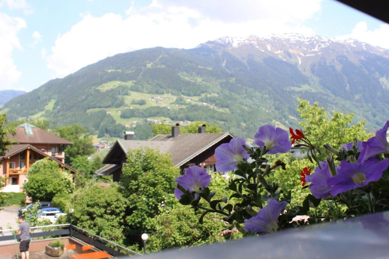 Wanderhotel Garni Cresta Schruns Buitenkant foto
