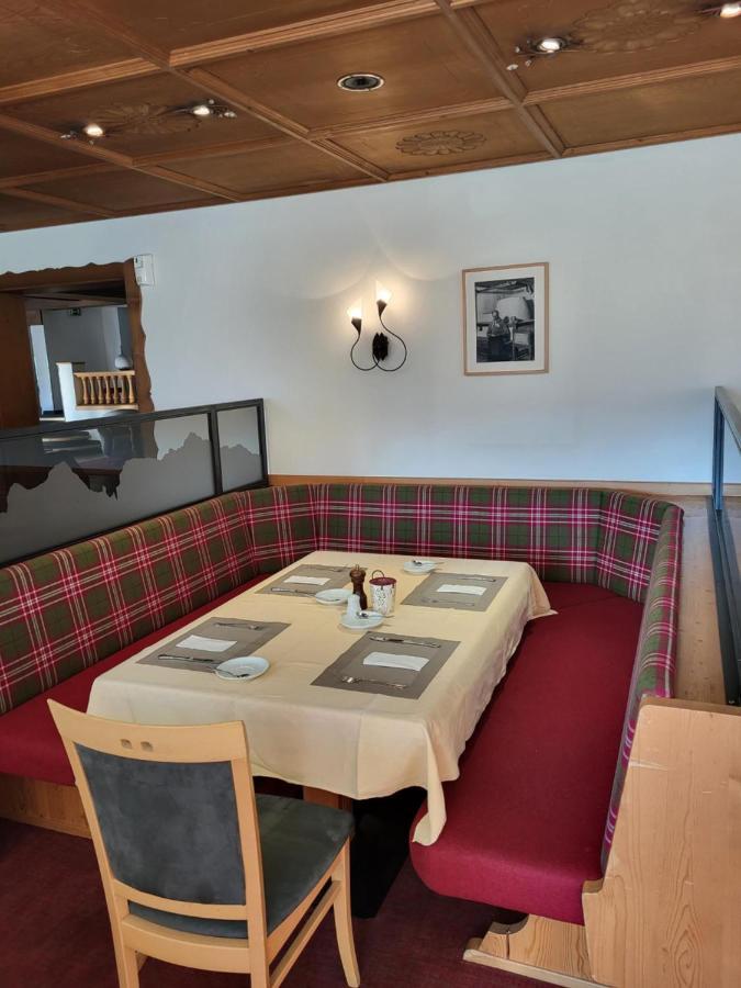 Wanderhotel Garni Cresta Schruns Buitenkant foto